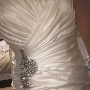 Maggie sotterro and Midley wedding dress